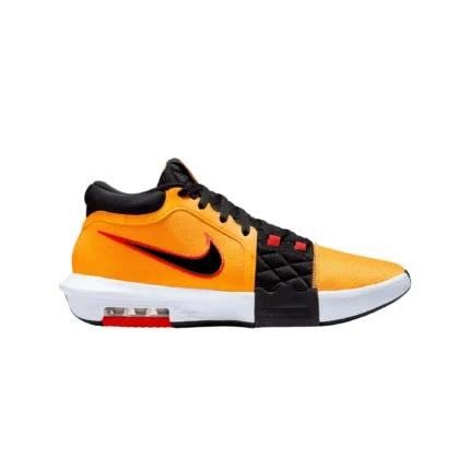 Zapatilla-Nike LeBron Witness  Borrows The Iconic Bruce Lee